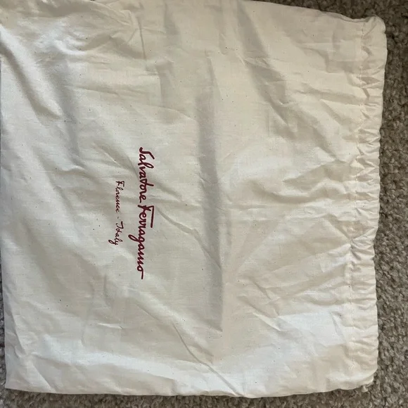 Salvatore Ferragamo Wallet on Chain - Picture 8 of 9